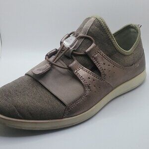 Grey Ecco Slip on Tennis Shoes, Size 6
